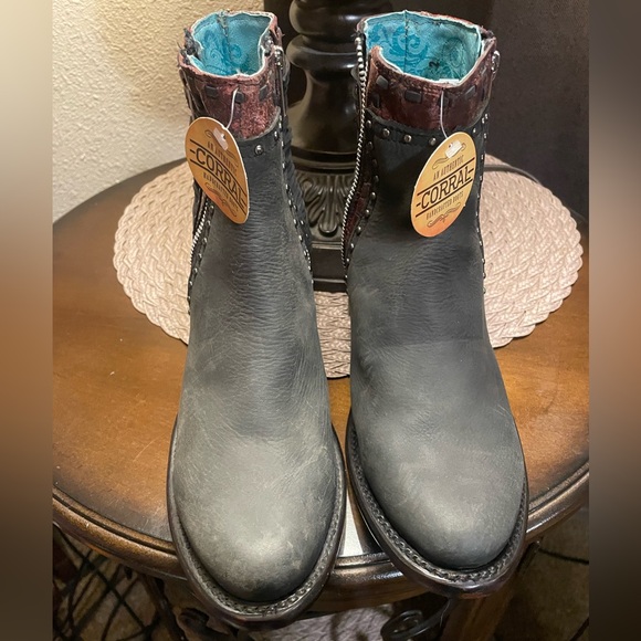 Corral Black and Burgundy Fringe Ankle Boots - Picture 3 of 5